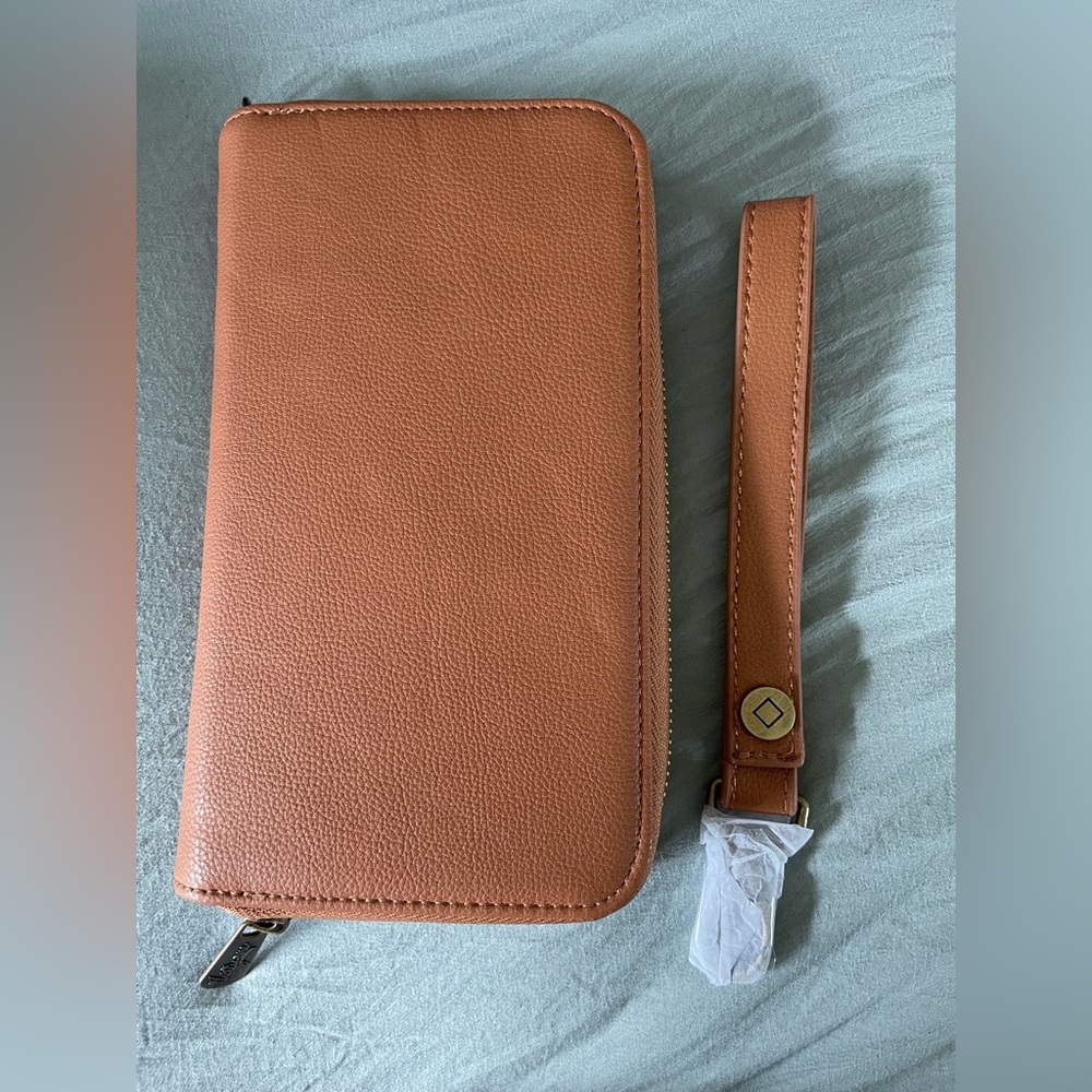 New- ThirtyOne All About the Benjamin’s wallet and strap in Carmel